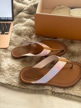 Louis Vuitton Monogram Sunny Flat Thing sandals Rose Clair pink
